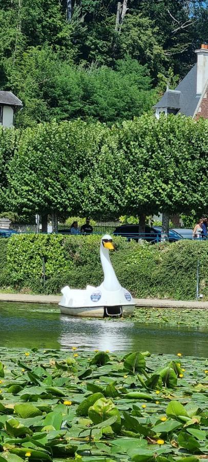 Appartement 5 pièces WiFi , prime video en cœur de forêt Trosly-Breuil Esterno foto